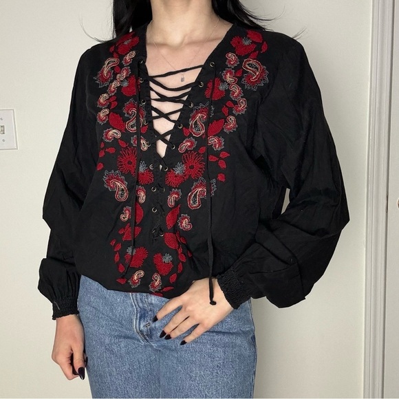 Da-Nang Black and Floral Lace-Up Blouse Medium - Picture 1 of 6